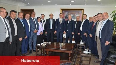 Deniz Yücel'e esnaftan sıcak karşılama