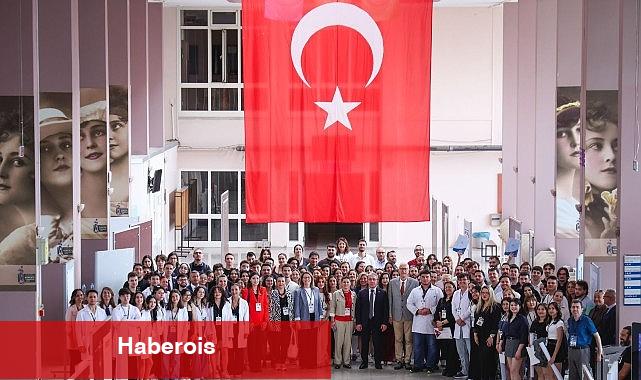 DEÜ'de Gençlik Sempozyumu ve Bilim Sanat Şenliği Coşkusu - Haberois DEÜ'de Gençlik Sempozyumu ve Bilim Sanat Şenliği Coşkusu