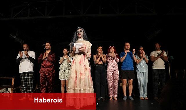 Digiturk Tiyatro Kulübü'nün Hazırladığı "Aslında" OyunuBüyük İlgi Gördü! - Haberois Digiturk Tiyatro Kulübü'nün Hazırladığı "Aslında" OyunuBüyük İlgi Gördü!
