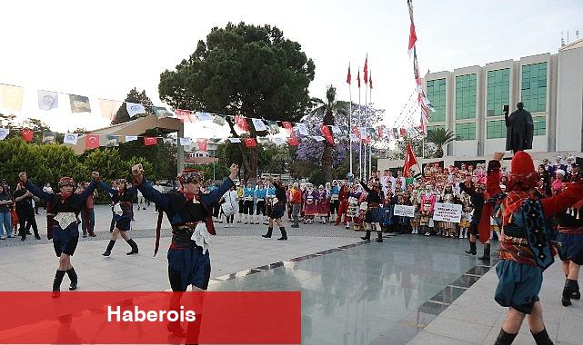 Efes Selçuk'ta Kültürler Milletlerarası Halk Oyunları Şenliği ile Buluşuyor