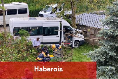 Emekçi bayramında personel servisi kaza yaptı : 8 yaralı