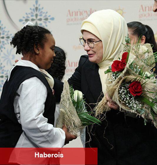 Emine Erdoğan Anneler Günü'nde Mattia Ahmet Minguzzi'nin annesiyle buluştu