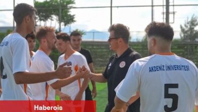 Emre Belözoğlu öğrencilerle futbol oynadı