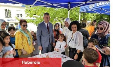 Gölcüklü Çocuklar elleriyle Annelerine Armağan Yaptı