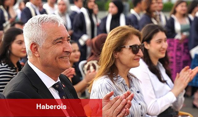 Hasan Türkmen Anadolu Lisesi'nde Mezuniyet Heyecanı