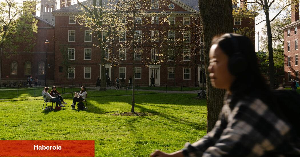 Hükümetin uluslararası öğrencilerin gitmesi gerektiğini söyledikten sonra Harvard'da şok