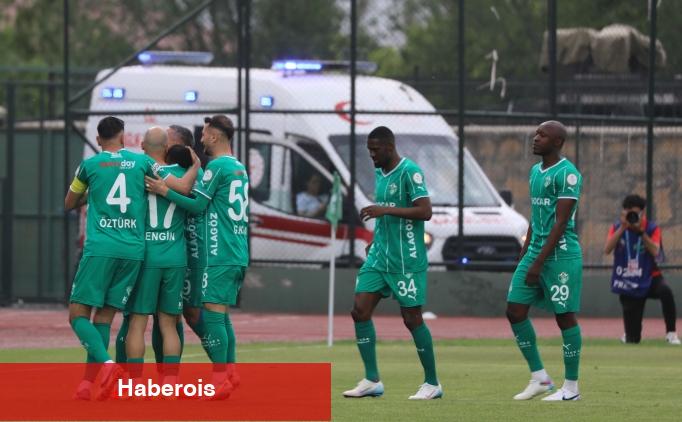Iğdır FK, şampiyon Kocaelispor'a karşı birinci yarıda fişi çekti! - Haberois Iğdır FK, şampiyon Kocaelispor'a karşı birinci yarıda fişi çekti!