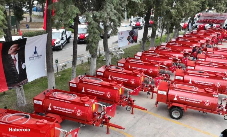 İzmir'de afetlere karşı güçlü adım... Orman köylerine 125 su tankeri - Haberois İzmir'de afetlere karşı güçlü adım... Orman köylerine 125 su tankeri