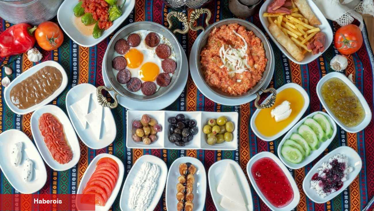Kahvaltı için en sağlıklı saat nedir? Uzmanı ömrü uzatan saati açıkladı