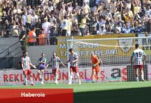 Karşıyaka'da taraftar-futbolcu tansiyonu