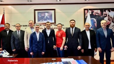 Kızıl Ordu Korosu’ndan Lider Çavuşoğlu’na ziyaret