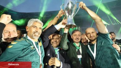 Kocaeli şampiyonluk kupasını kaldırdı!