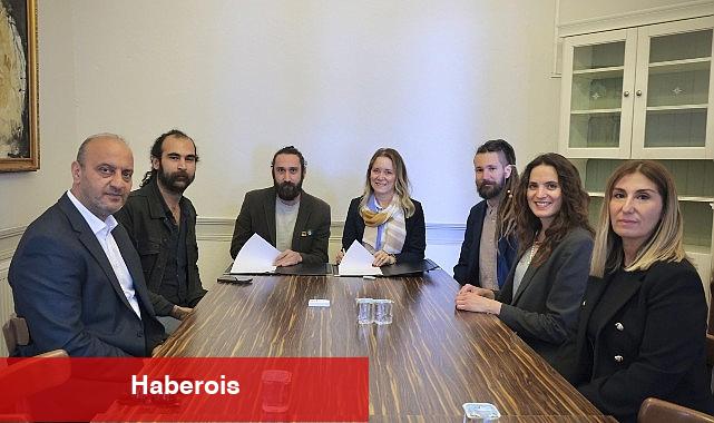 Konak'ta imzalar sanat için atıldı - Haberois Konak'ta imzalar sanat için atıldı