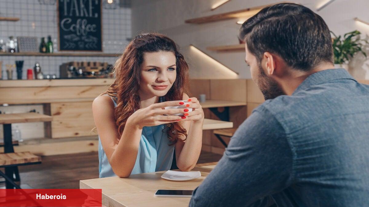Konuşurken baktığınız istikamet ne anlatıyor? - Haberois Konuşurken baktığınız istikamet ne anlatıyor?