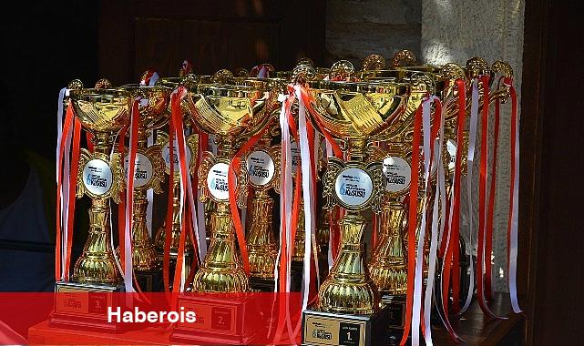 Kuşadası'nda gençler, 6. defa geleceğe koştu