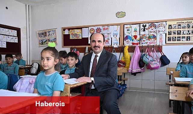 Lider Altay 3 Farklı Okulda Öğrencilerle Buluştu - Haberois Lider Altay 3 Farklı Okulda Öğrencilerle Buluştu