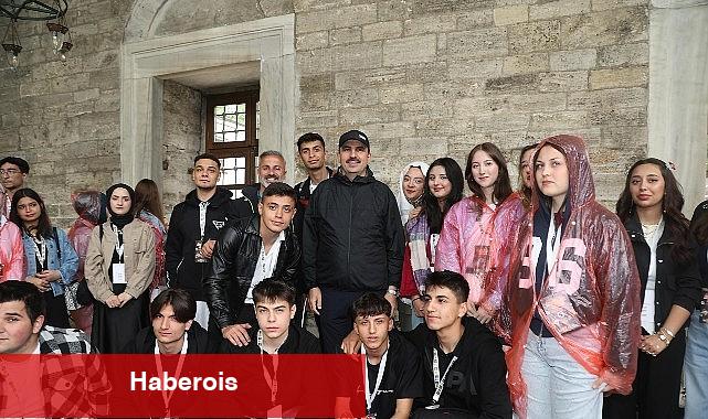 Lider Altay YHT ile Günübirlik İstanbul Seyahatine Katılan Öğrencilere Eşlik Etti - Haberois Lider Altay YHT ile Günübirlik İstanbul Seyahatine Katılan Öğrencilere Eşlik Etti