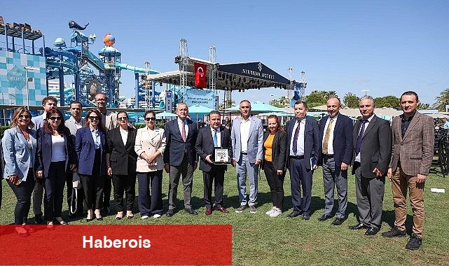 Lider Muhittin Böcek: "6. yılımızda 24'üncü etraf ödülümüzü aldık"