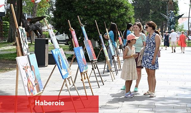 Lider Topaloğlu fotoğraf standı açılışına katıldı - Haberois Lider Topaloğlu fotoğraf standı açılışına katıldı