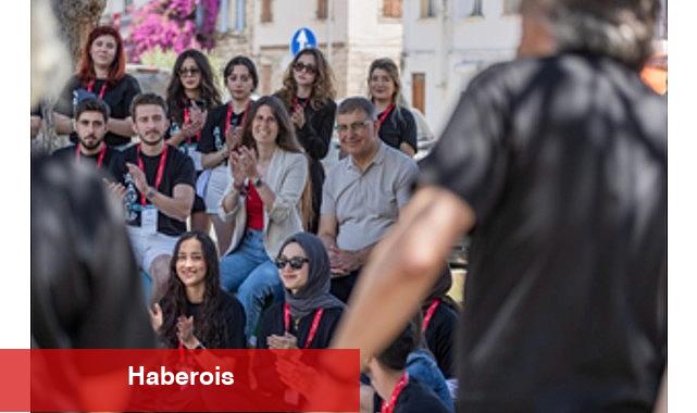 Lider Tugay Çeşme'de genç tasarımcılarla buluştu