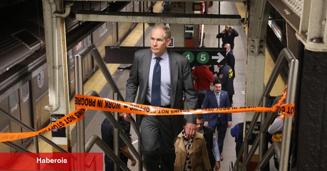 Manhattan metro treninde ölümcül bıçaklamada tutuklandı