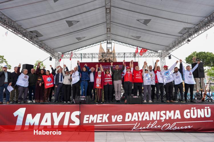 Manisa'da Lider Zeyrek işçilerle omuz omuza yürüdü
