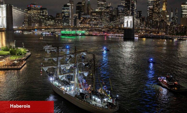 Meksika Donanması Yelkenli Brooklyn Köprüsü'ne çarpıyor