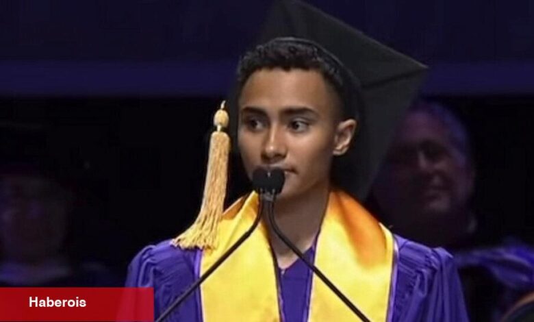 Mezuniyette Gazze savaşını kınadı. NYU diplomasını sakladı. - Haberois Mezuniyette Gazze savaşını kınadı. NYU diplomasını sakladı.
