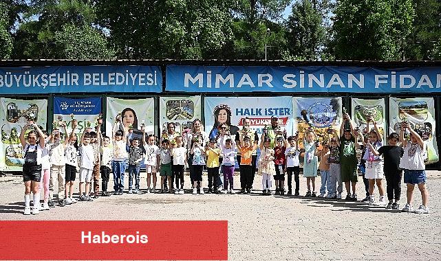 Minik öğrenciler anneleri için en hoş hediyeyi Büyükşehir Belediyesi'nin fidanlığında elleriyle dikti - Haberois Minik öğrenciler anneleri için en hoş hediyeyi Büyükşehir Belediyesi'nin fidanlığında elleriyle dikti