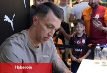 Muslera imza gününde taraftarlarla buluştu