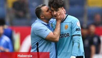 Mustafa Kaplan gözyaşlarını tutamadı!