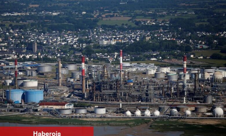 Petrol fiyatları Rusya’ya daha fazla yaptırım uygulanması ihtimaliyle yükseldi - Haberois Petrol fiyatları Rusya’ya daha fazla yaptırım uygulanması ihtimaliyle yükseldi