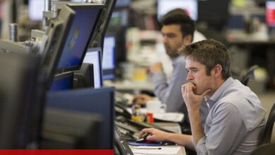 PİYASAYA BAKIŞ-Borsa haftanın ilk işlem gününü düşüşle tamamladı
