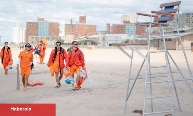 Plajlar New York'ta açık. Cankurtaran sandalyeleri de öyle. - Haberois Plajlar New York'ta açık. Cankurtaran sandalyeleri de öyle.