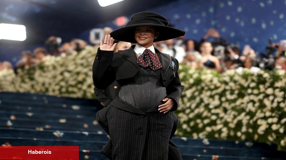 Rihanna'dan 3. hamilelik pozları!