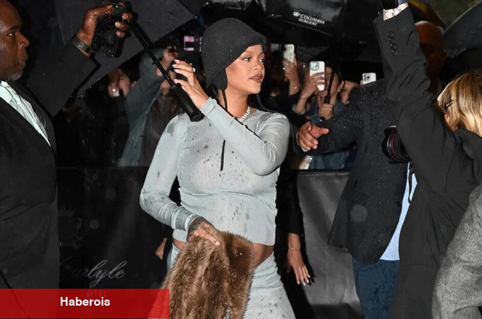 Rihanna'dan 3. hamilelik pozları!