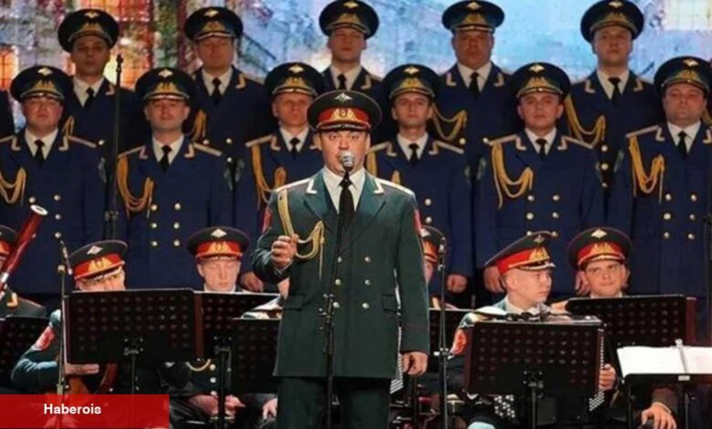 Rus Kızılordu İstanbul'da fırtına estirdi! Neşet Ertaş sürprizi tüyleri diken diken etti - Haberois Rus Kızılordu İstanbul'da fırtına estirdi! Neşet Ertaş sürprizi tüyleri diken diken etti