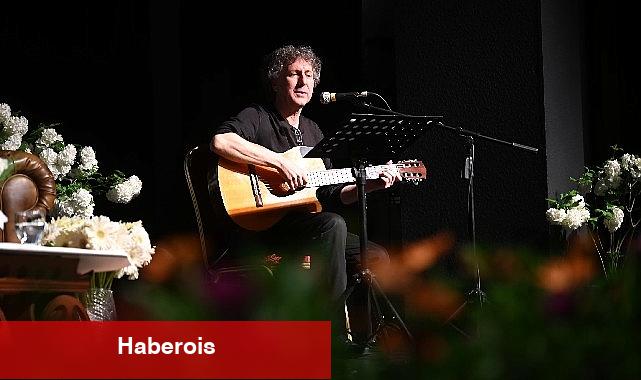 Salihli'de şiire açılan pencere yine aralandı. Salihli Şiir İkindileri 11 yıl ortadan sonra 51. sefer düzenlendi.