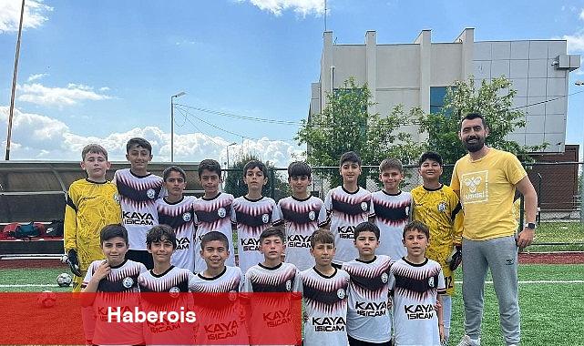 Şampiyon Burhaniye Belediyespor U-11