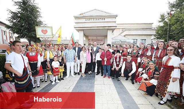 Şenlik Coşkusu Menderes'i Sardı