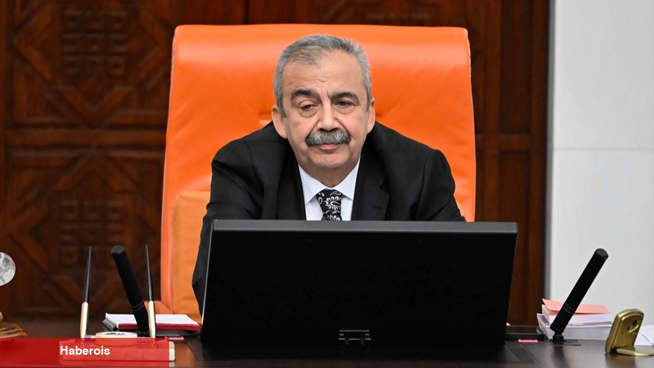 Sırrı Süreyya Başkan hayatını kaybetti! AKM'de cenaze merasimi düzenleniyor