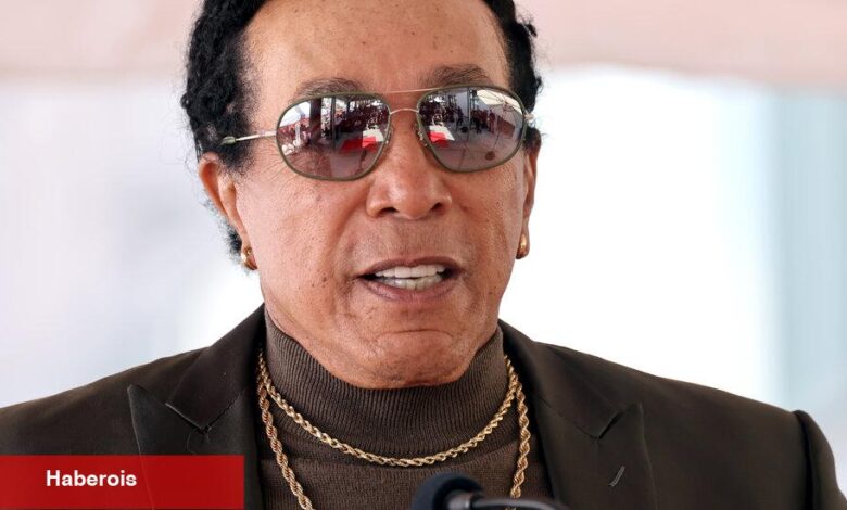 Smokey Robinson, hizmetçileri karşı davada hakaretle suçluyor - Haberois Smokey Robinson, hizmetçileri karşı davada hakaretle suçluyor