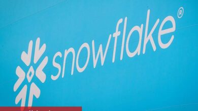 Snowflake, Nike ve Urban Outfitters yükselirken; Humana, CVS Health düşüyor