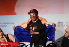 Spike Lee Cannes'da olabilir, ama kalbi Knicks ile Mahkeme