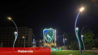 Stat kavşağını Kocaelispor'un arması aydınlatıyor