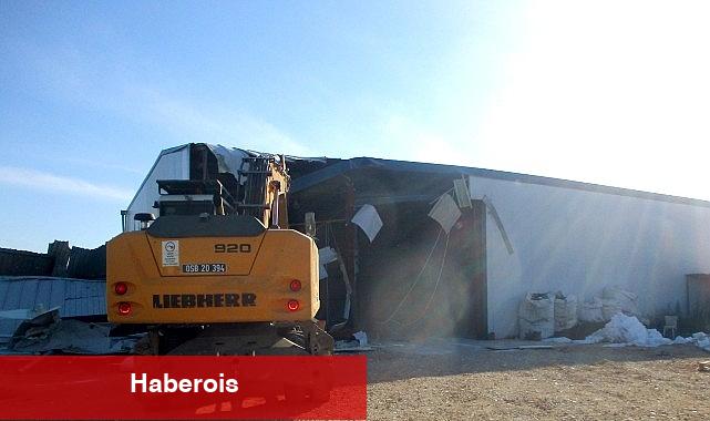 Tarım toprağına inşa edilen kaçak depo yıkıldı - Haberois Tarım toprağına inşa edilen kaçak depo yıkıldı