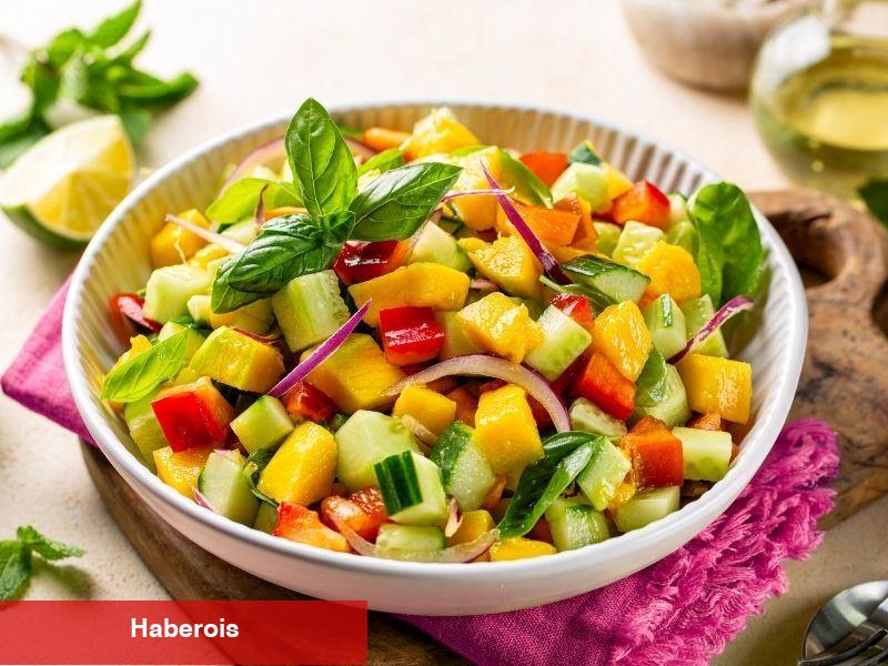 Yaza Özel Mango Salatası