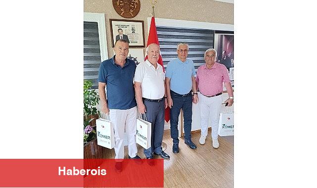 Zonguldak Kız İlköğretmen Okulu mezunlarından Lider Topaloğlu'na ziyaret - Haberois Zonguldak Kız İlköğretmen Okulu mezunlarından Lider Topaloğlu'na ziyaret