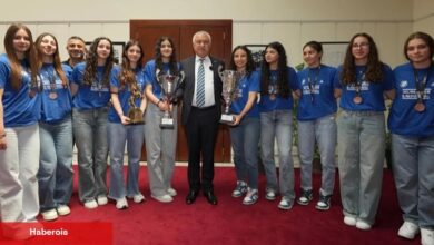 Adana Büyükşehir Belediyesi'nin kız grubundan büyük muvaffakiyet