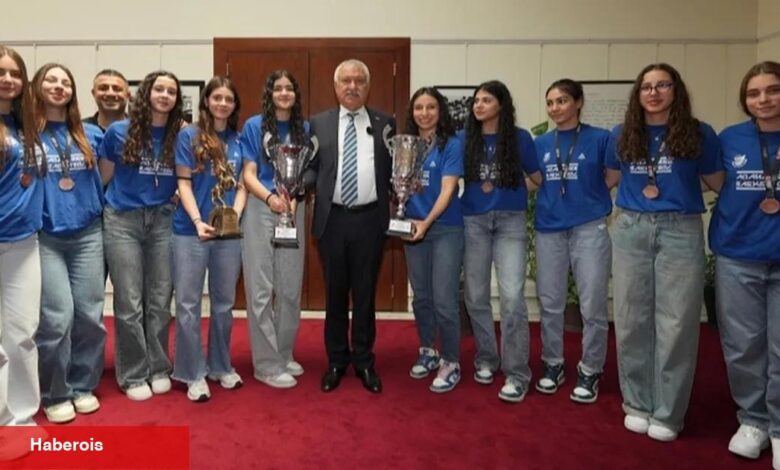 Adana Büyükşehir U18 Kız Basketbol Kadrosu Türkiye 3’üncüsü - Haberois Adana Büyükşehir U18 Kız Basketbol Kadrosu Türkiye 3’üncüsü